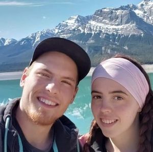 Meet your Posher, Becca